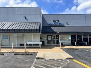 562 Wylie Rd SE, Marietta, GA for lease Building Photo- Image 1 of 15