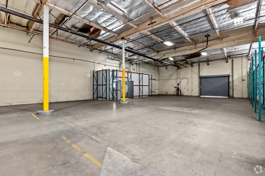 21350 Lassen St, Chatsworth, CA for lease - Interior Photo - Image 1 of 18