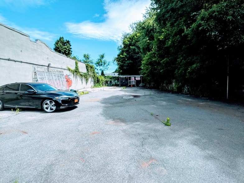 1115 Cypress Ave, Ridgewood, NY for sale - Building Photo - Image 1 of 1