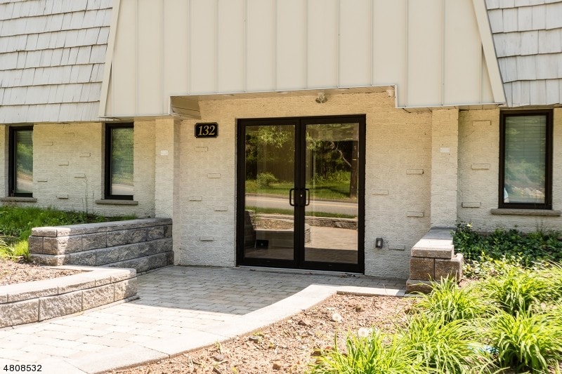 132 W Greenbrook Rd, North Caldwell, NJ for sale - Building Photo - Image 3 of 17