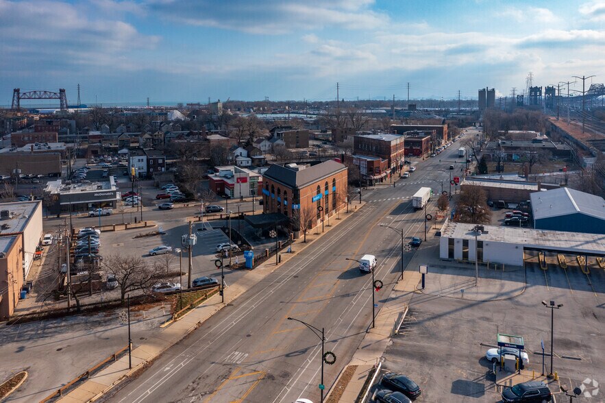 9226 S Commercial Ave, Chicago, IL for lease - Aerial - Image 2 of 7