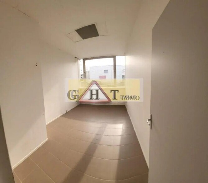 Office in Boissy-Saint-Léger for lease - Interior Photo - Image 2 of 2