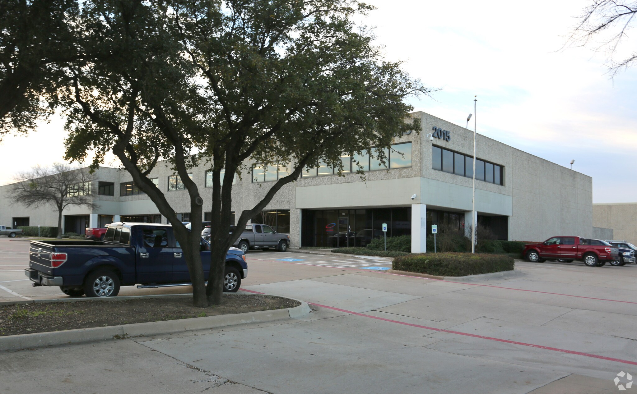 2015 McKenzie Dr, Carrollton, TX for lease Building Photo- Image 1 of 4