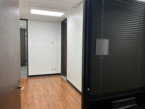 9100 Southwest Fwy, Houston, TX for lease Interior Photo- Image 1 of 13