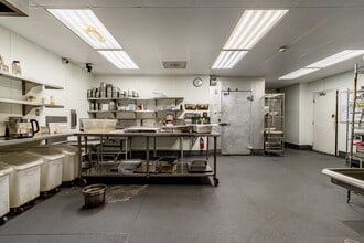 250 Entrada Dr, Novato, CA for lease Building Photo- Image 2 of 7