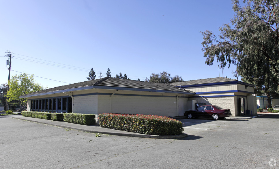 4959-4961 Mowry Ave, Fremont, CA for lease - Building Photo - Image 2 of 3