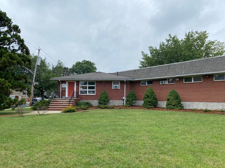 299 Guyon Ave, Staten Island, NY 10306