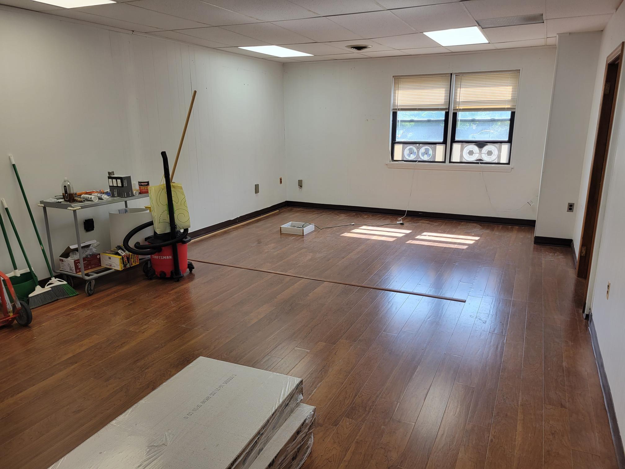 320 Raritan Ave, Highland Park, NJ for lease Interior Photo- Image 1 of 5