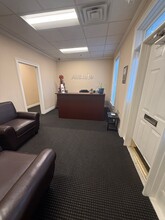 3937-3965 Holcomb Bridge Rd, Peachtree Corners, GA for lease Lobby- Image 2 of 18