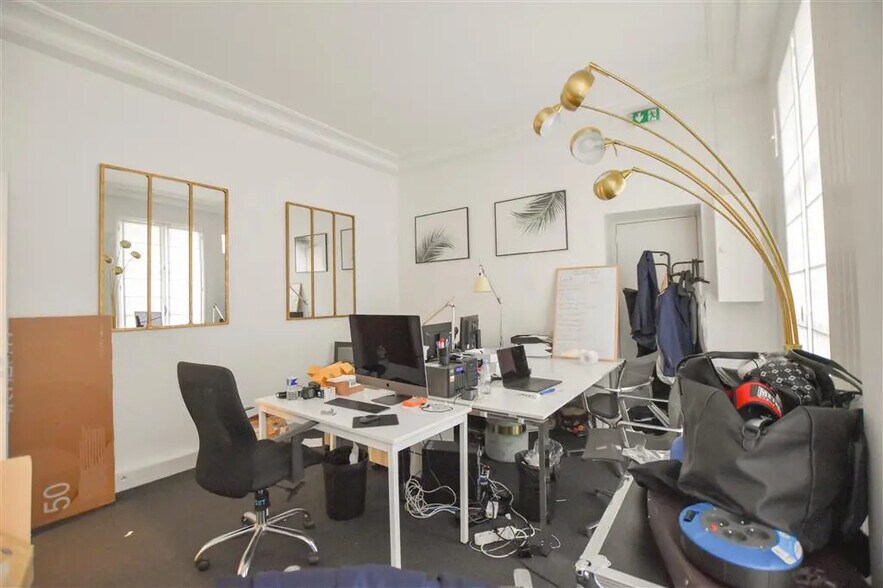 Office in Paris for lease - Building Photo - Image 3 of 9