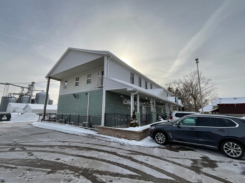 107 W Delaware, Decatur, MI for sale - Building Photo - Image 2 of 18