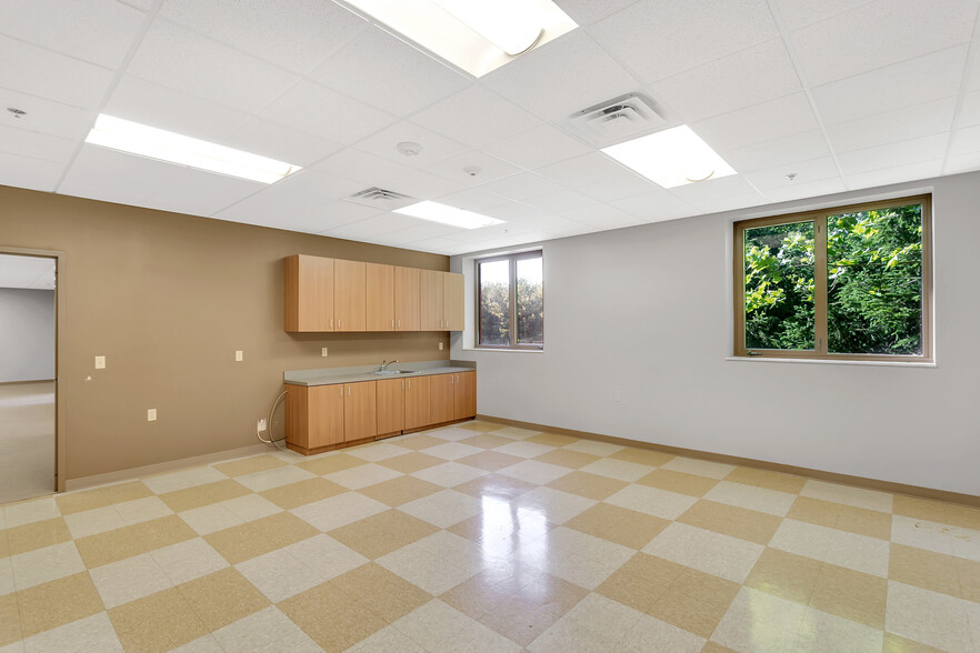 5101 Triangle Ln, Murrysville, PA for lease - Interior Photo - Image 2 of 20