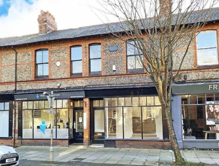 6 Broomfield Ln, Altrincham for sale Primary Photo- Image 1 of 1