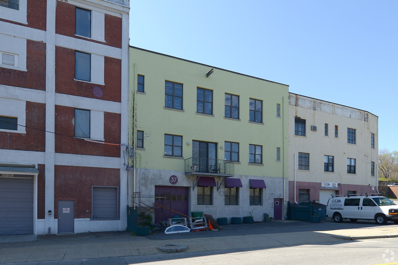 88 Pleasant St, Pawtucket, RI 02860