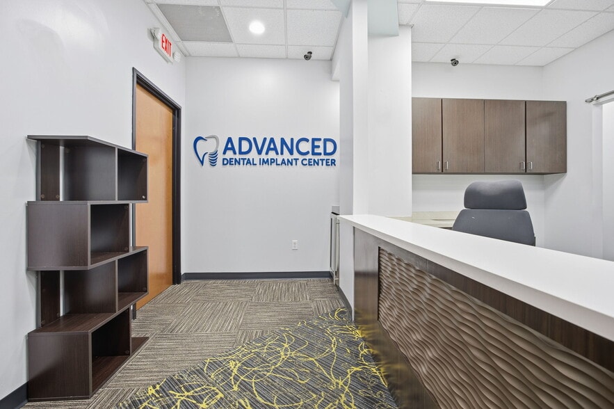 4010 Sandy Brook Dr, Round Rock, TX for sale - Building Photo - Image 2 of 48