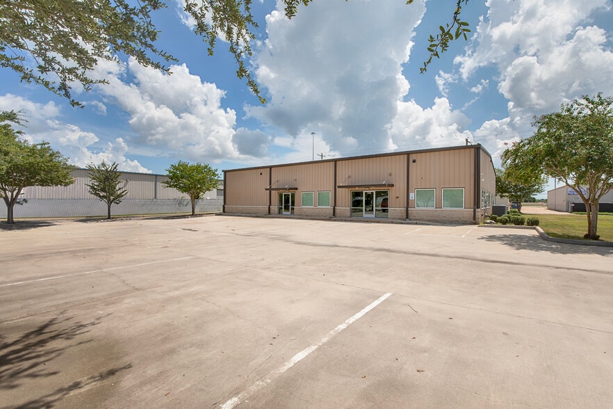 1145 Butler Rd, League City, TX for sale - Building Photo - Image 1 of 47