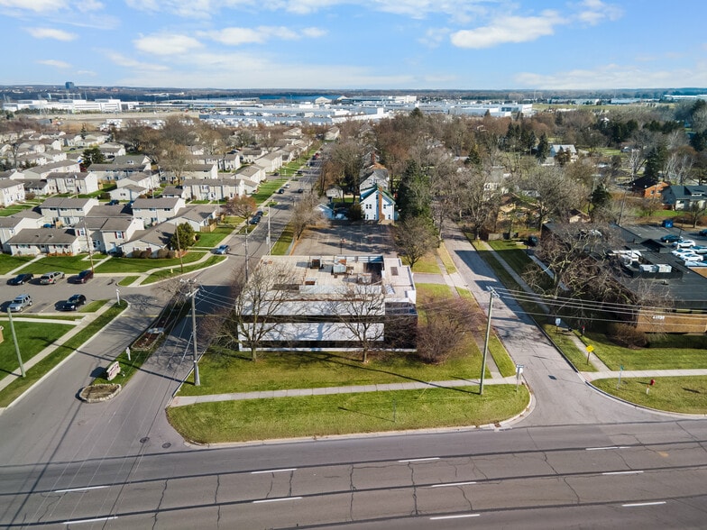 44060 Woodward Ave, Bloomfield Hills, MI for lease - Aerial - Image 3 of 24