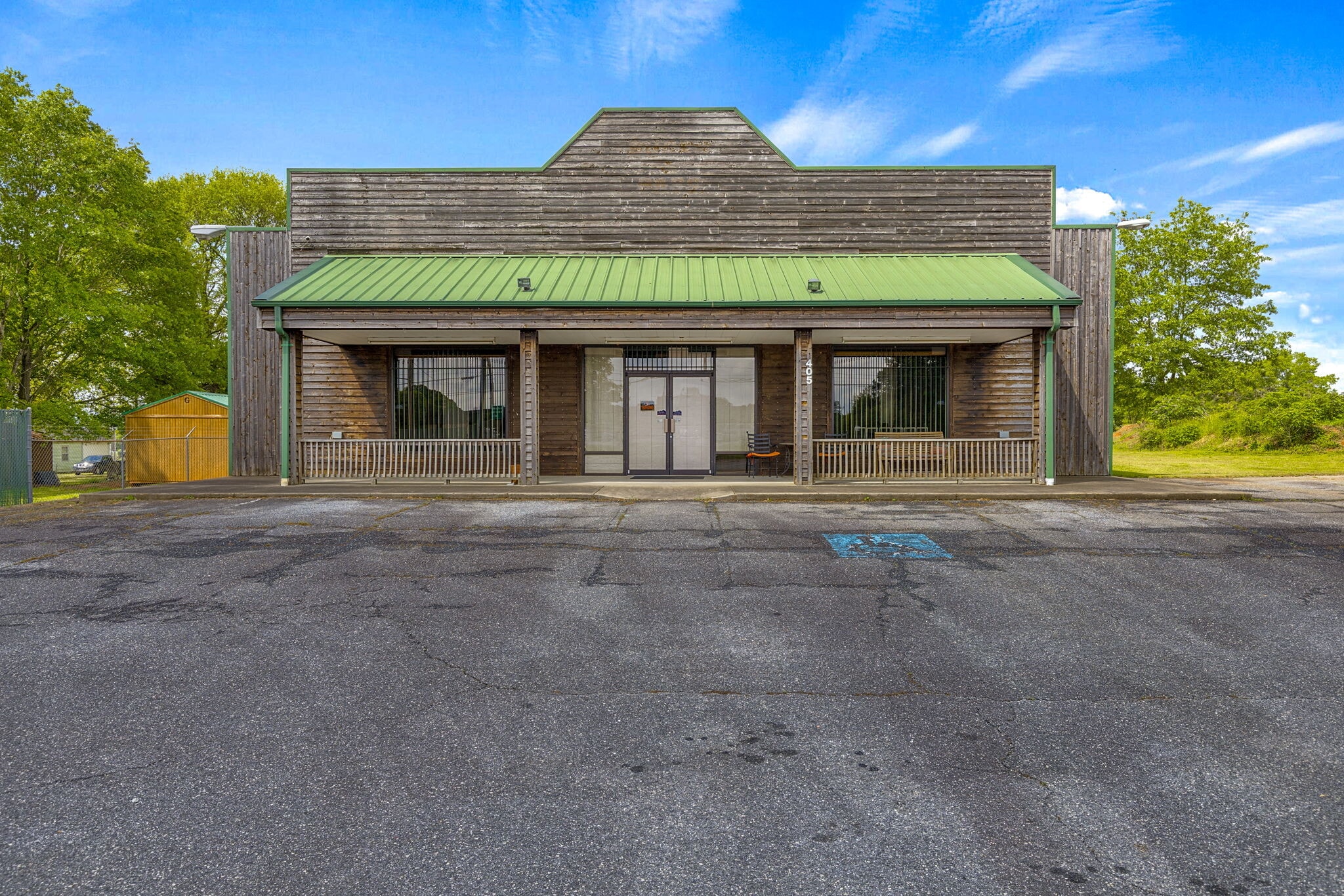 405 Pearman Dairy Rd, Anderson, SC for sale Primary Photo- Image 1 of 37