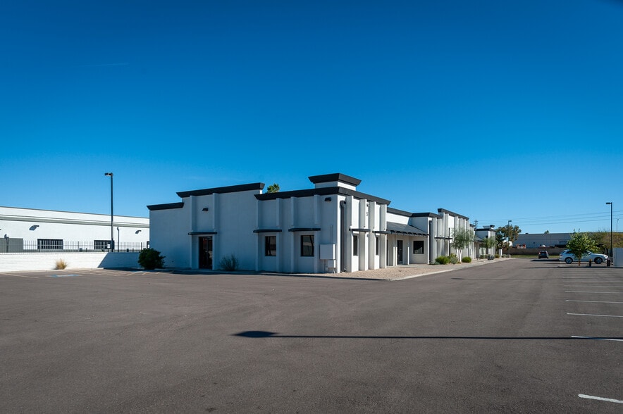 916 S 52nd St, Tempe, AZ for lease - Building Photo - Image 2 of 10