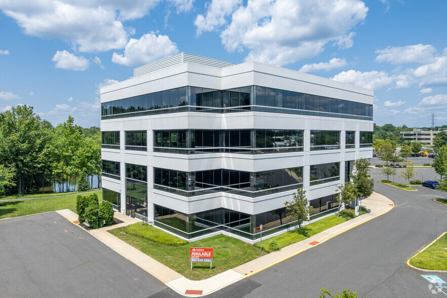 50 Lake Center Executive Pky, Marlton, NJ for lease - Building Photo - Image 1 of 8