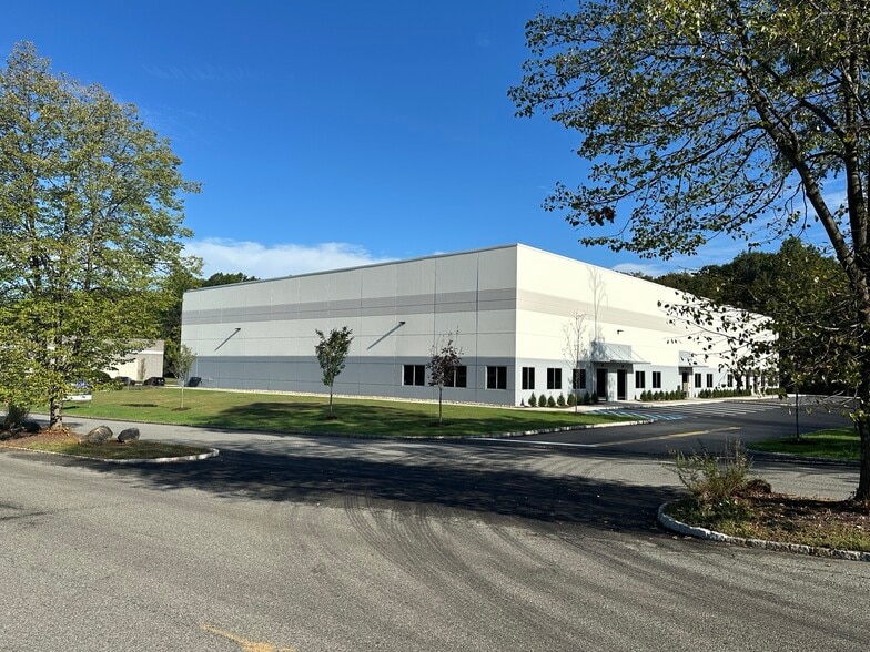 2 Middlebury Blvd, Randolph, NJ for lease - Building Photo - Image 2 of 4