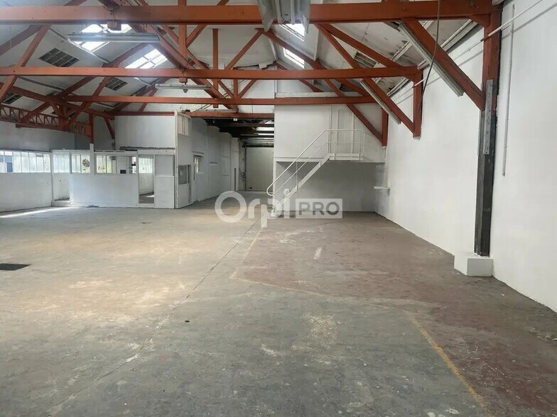 Flex in Le Havre for lease - Interior Photo - Image 3 of 11