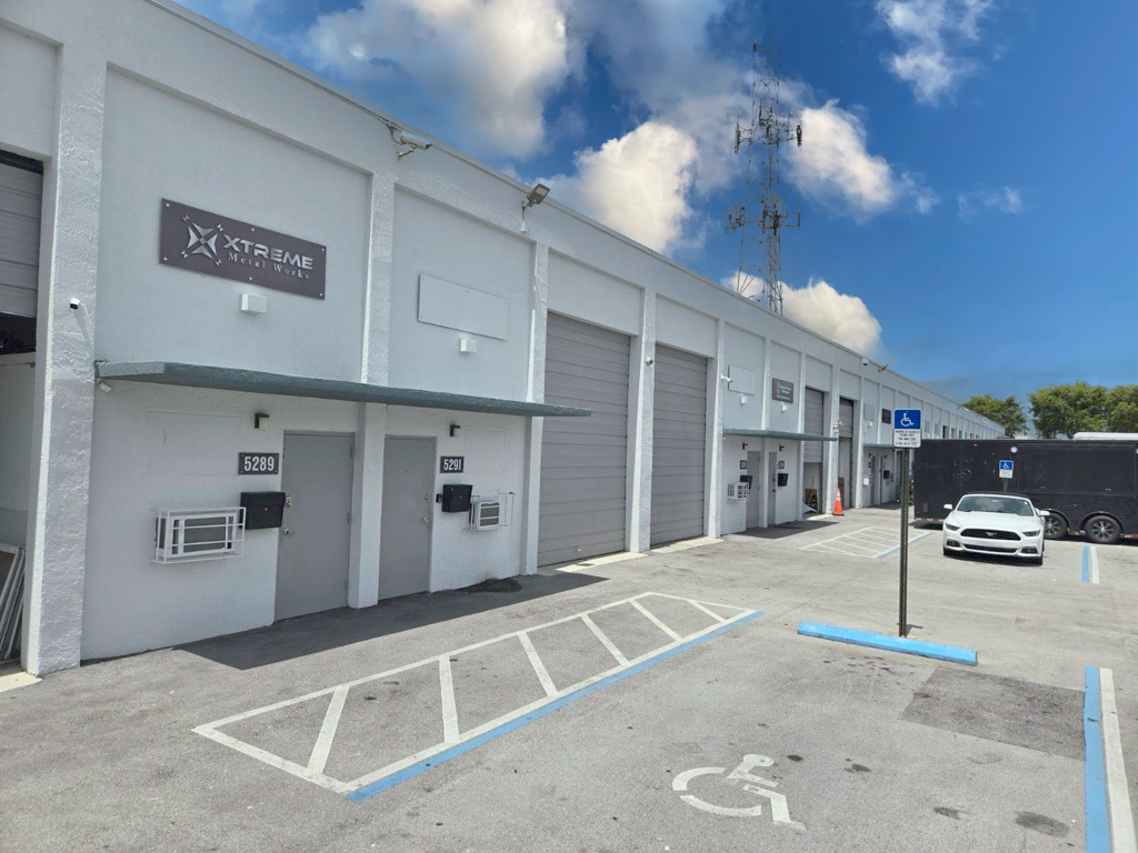 5261-5277 NW 161st St, Hialeah, FL for lease Building Photo- Image 1 of 1