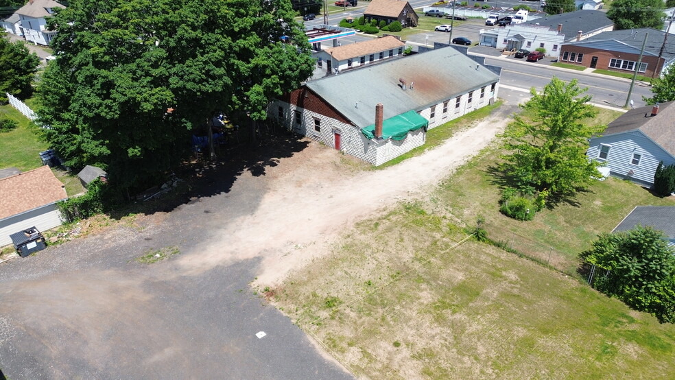 87 Whiting St, Plainville, CT for lease - Building Photo - Image 3 of 12