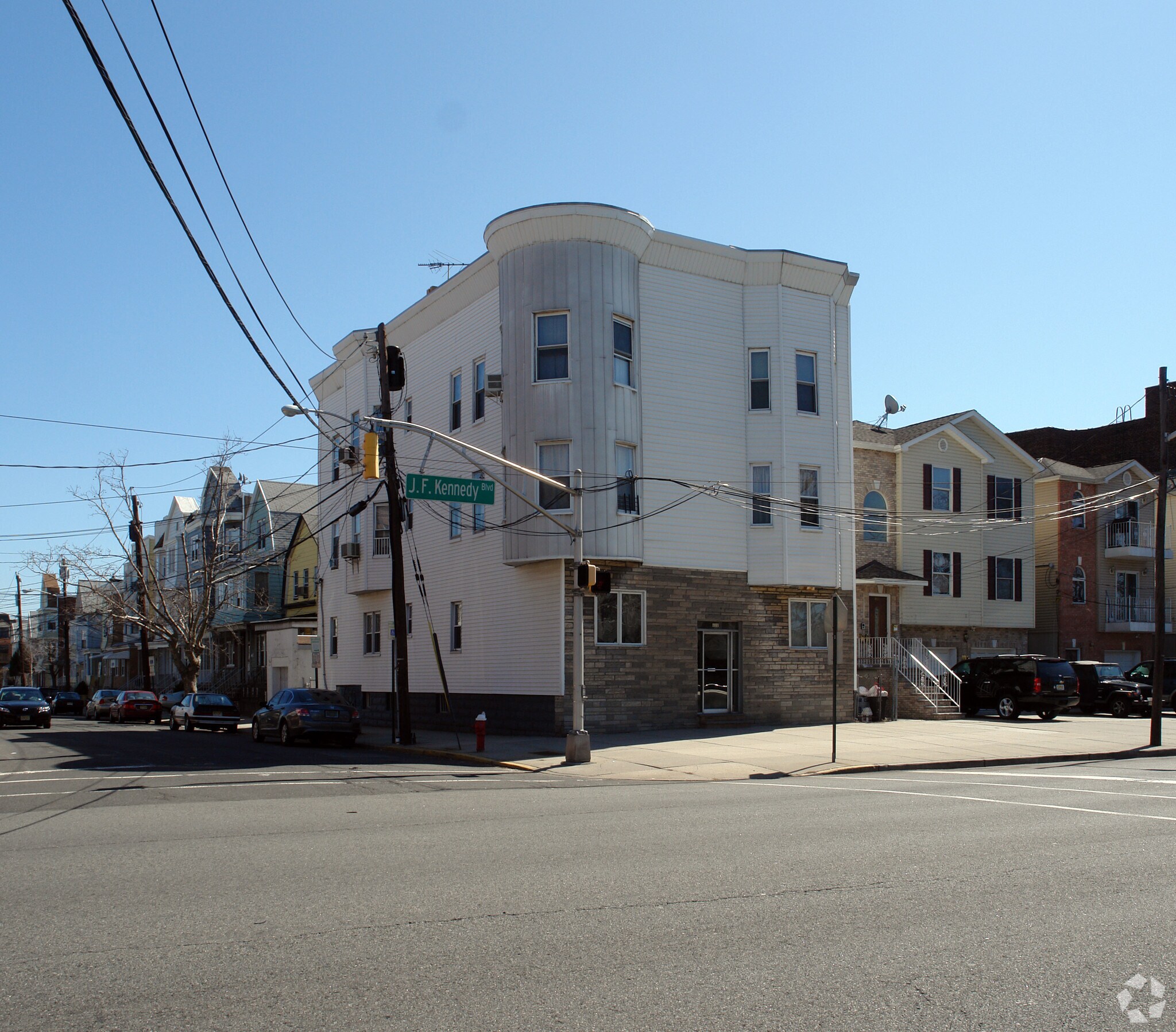 472 Jf Kennedy Blvd, Bayonne, NJ for sale Primary Photo- Image 1 of 1