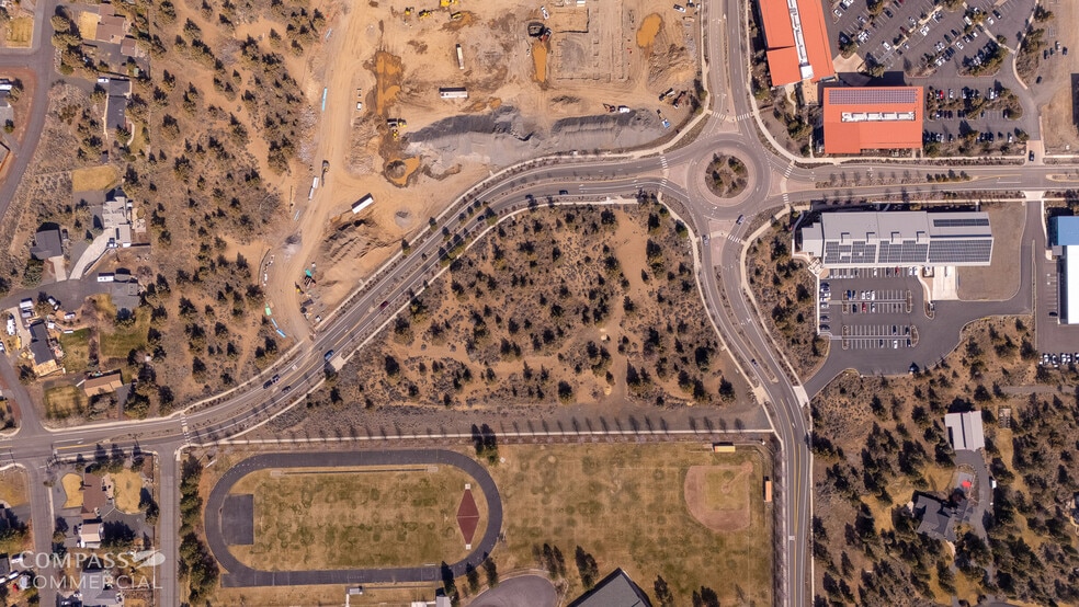 20835 Cooley Rd, Bend, OR for sale - Building Photo - Image 3 of 8