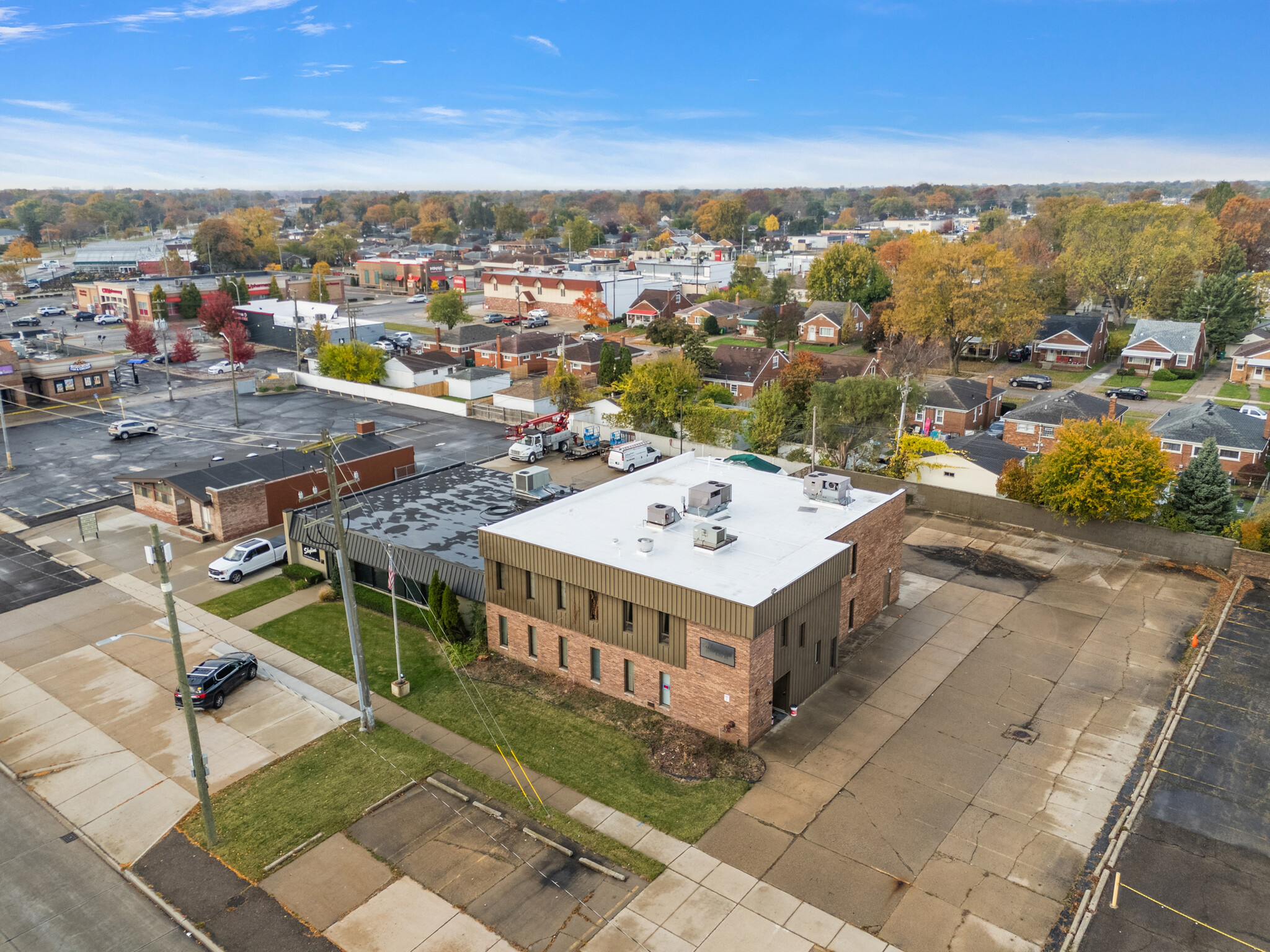 22777 Kelly Rd, Eastpointe, MI for lease Building Photo- Image 1 of 3