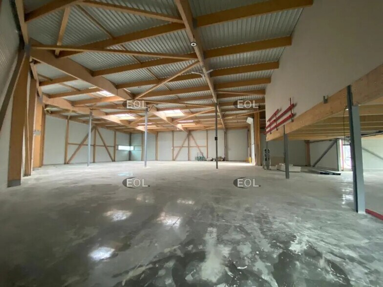 Flex in Courtry for lease - Building Photo - Image 2 of 7