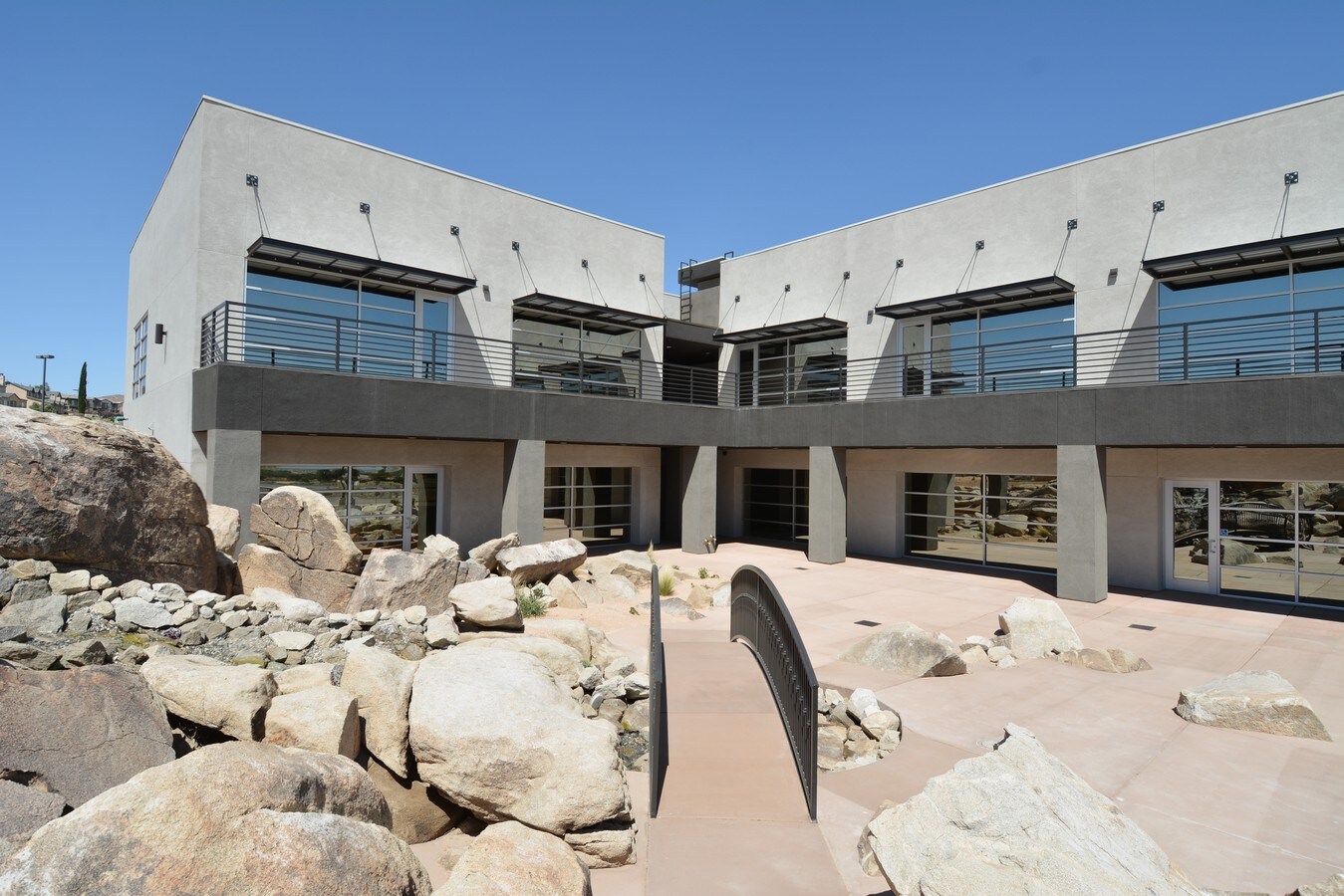 17768 Wika Rd, Apple Valley, CA 92307