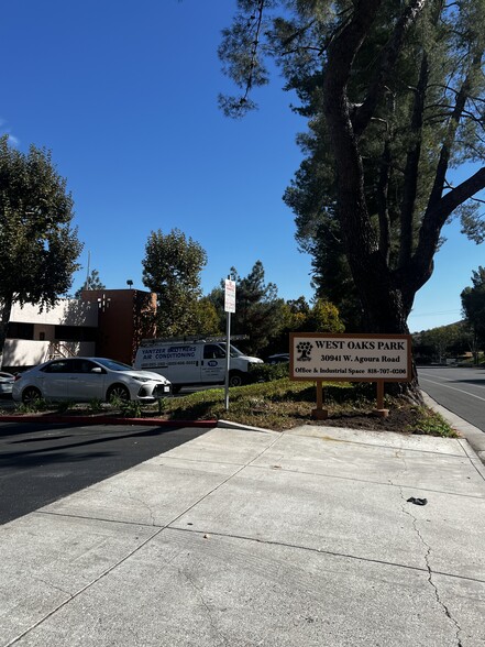 30941 Agoura Rd, Westlake Village, CA for lease - Building Photo - Image 2 of 43