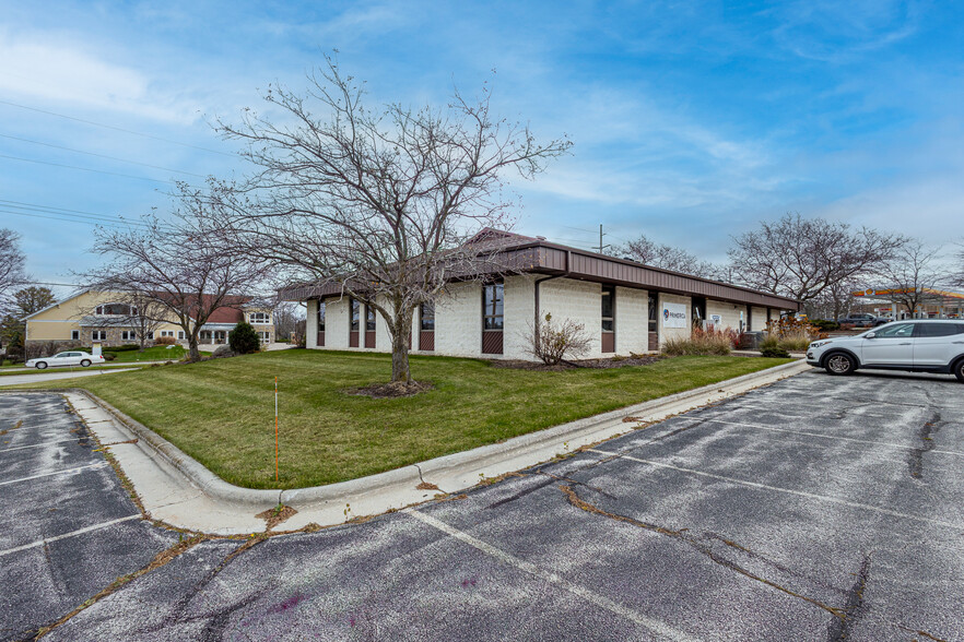 1316-1320 N Taylor Dr, Sheboygan, WI for lease - Building Photo - Image 2 of 16