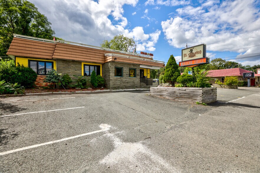 1652 Western Ave, Albany, NY for sale - Building Photo - Image 1 of 1