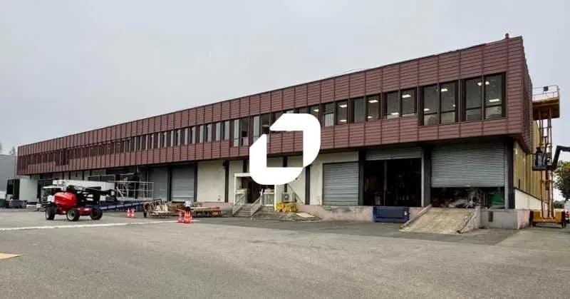 Office in Wissous for lease - Building Photo - Image 1 of 11