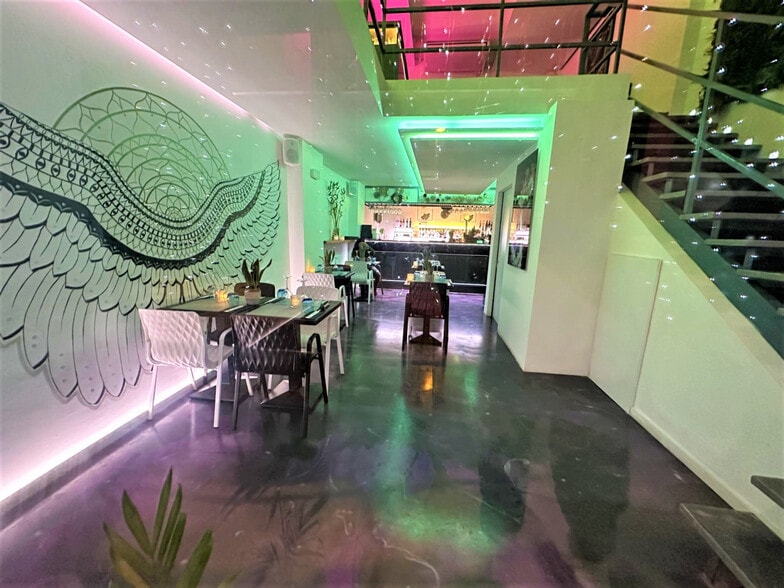 Retail in Eivissa, Islas Baleares for sale - Interior Photo - Image 2 of 8