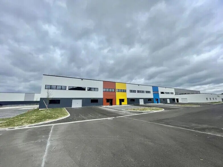 Flex in Le Grand-Quevilly for lease - Building Photo - Image 3 of 8