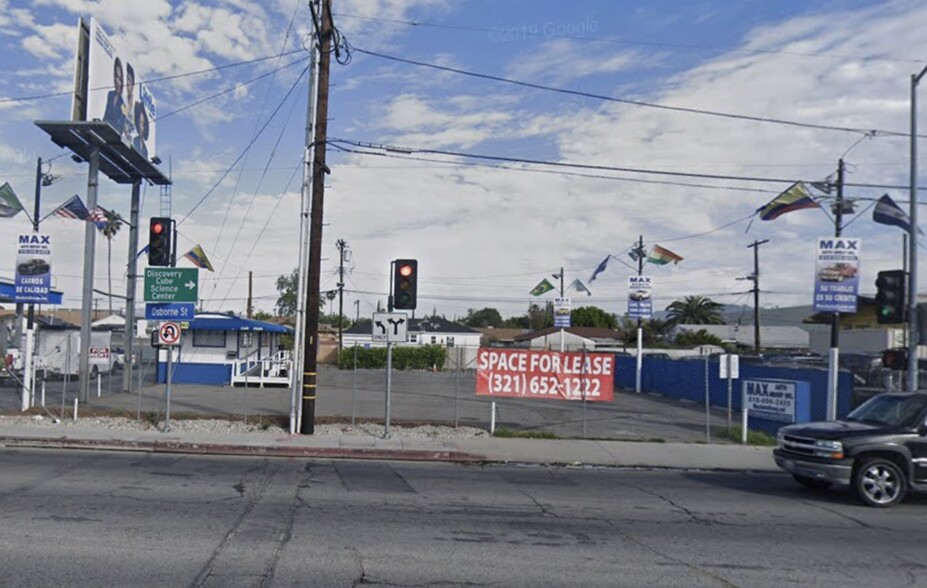 13243 Osborne St, Arleta, CA for lease - Building Photo - Image 3 of 5