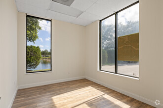 259-327 SE Port St Lucie Blvd, Port Saint Lucie, FL for lease Interior Photo- Image 2 of 4