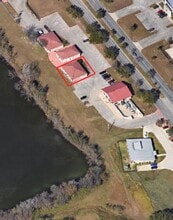 1425 Universal City Blvd, Universal City, TX for lease Interior Photo- Image 2 of 12