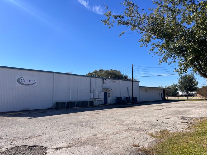 626 N 16th St, La Porte, TX for lease - Building Photo - Image 2 of 4