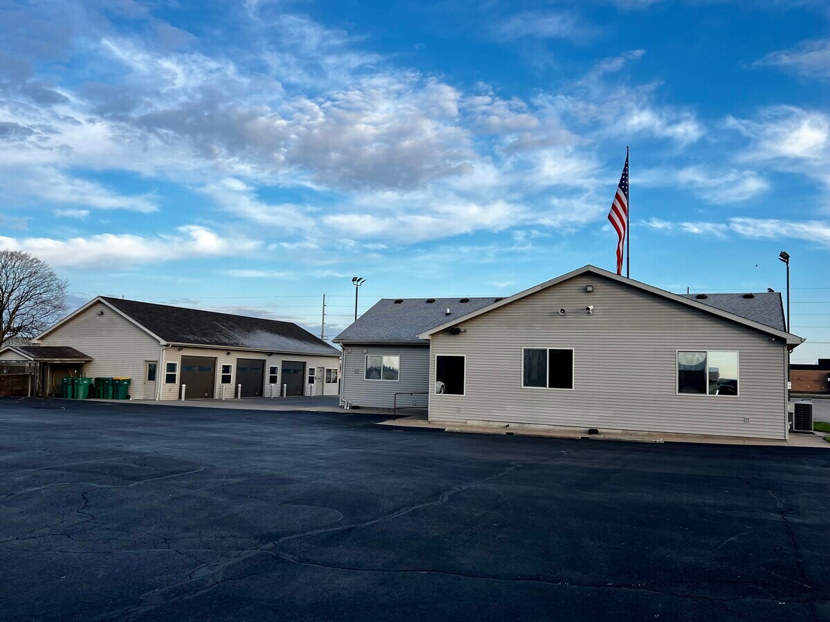 1719 E Jackson St, IL 61455 Gentry Motors