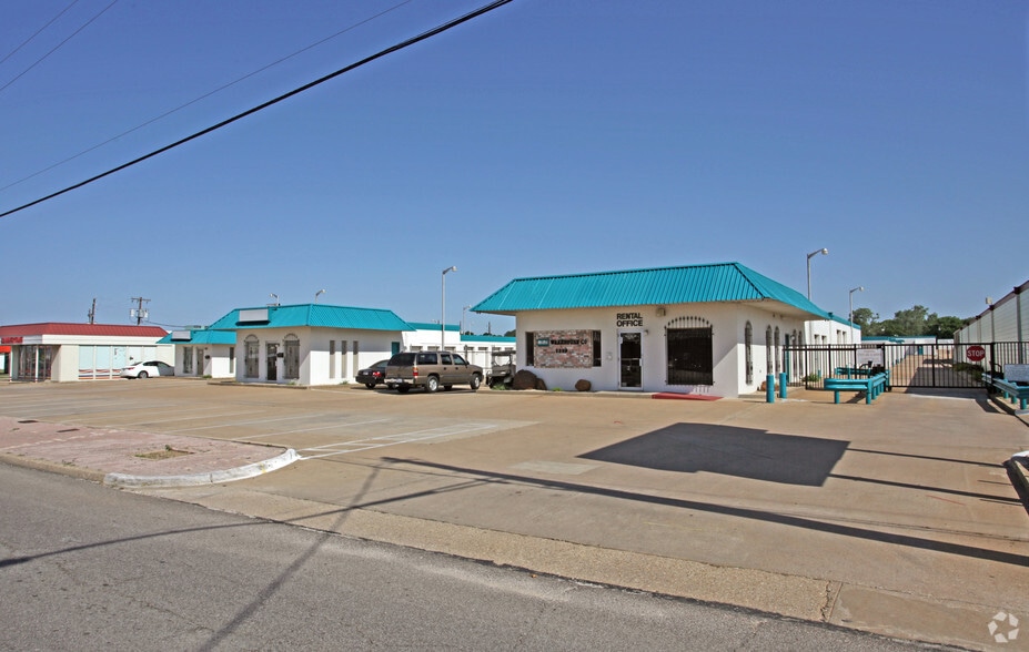 2229 W Division St, Arlington, TX for lease - Primary Photo - Image 1 of 13