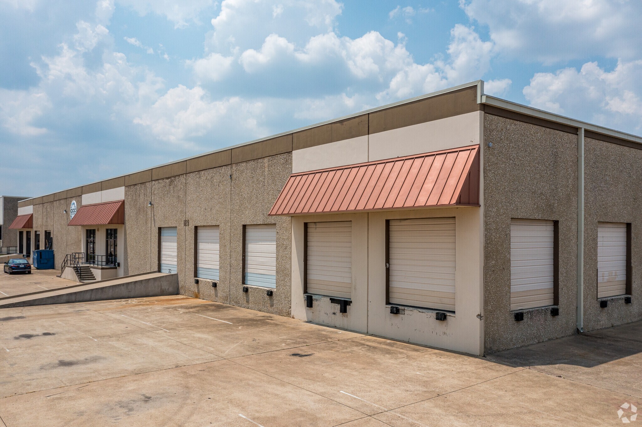 1129 Avenue R, Grand Prairie, TX for sale Primary Photo- Image 1 of 1