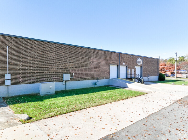 4101 Revolution Park Dr, Charlotte, NC for lease - Building Photo - Image 2 of 13