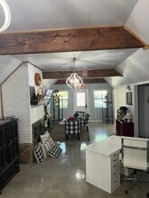 212 N Oak St, Roanoke, TX for sale Interior Photo- Image 2 of 3