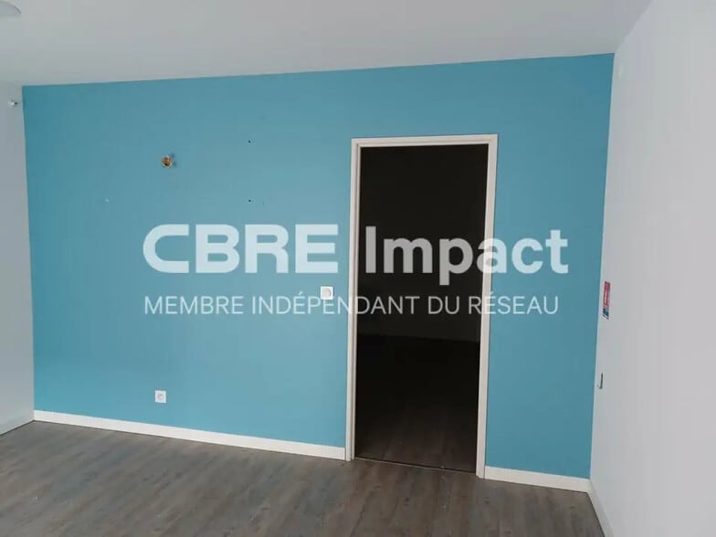 Retail in Cormontreuil for lease - Interior Photo - Image 3 of 8