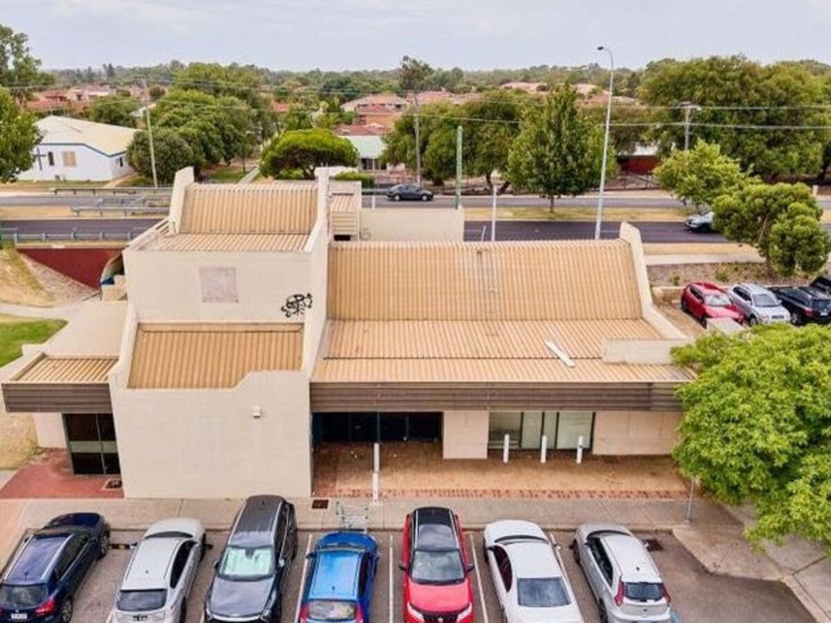 7 Council Ave, ROCKINGHAM for lease Primary Photo- Image 1 of 2